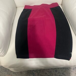 Hurley Women’s knitted pencil skirt SIZE SMALL !